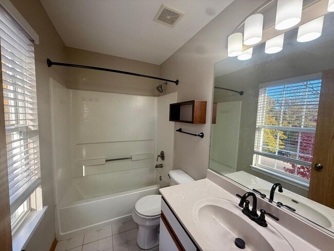 Building Photo - 2477 Smithfield Ct