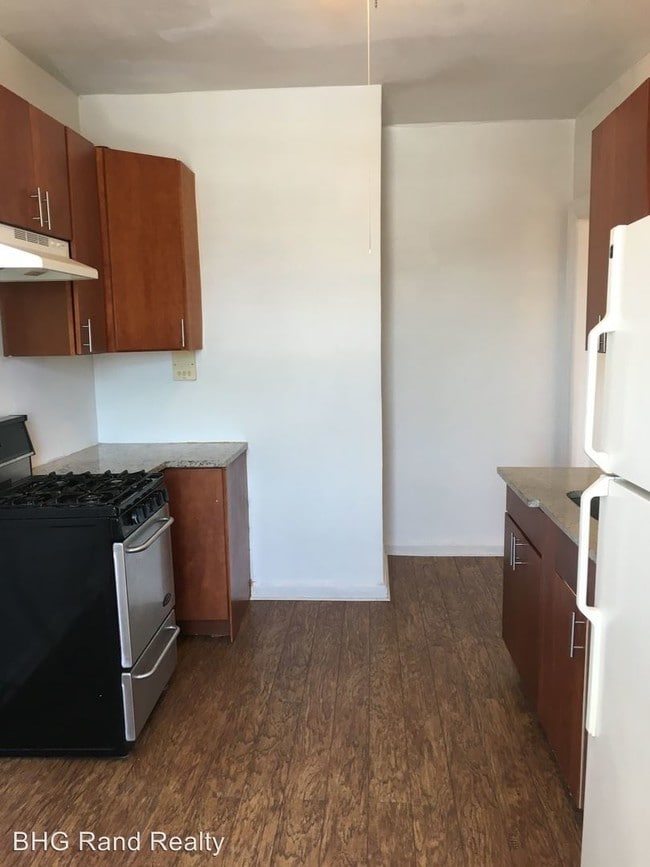 Building Photo - 1 br, 1 bath Apartment - 1441 Parker St