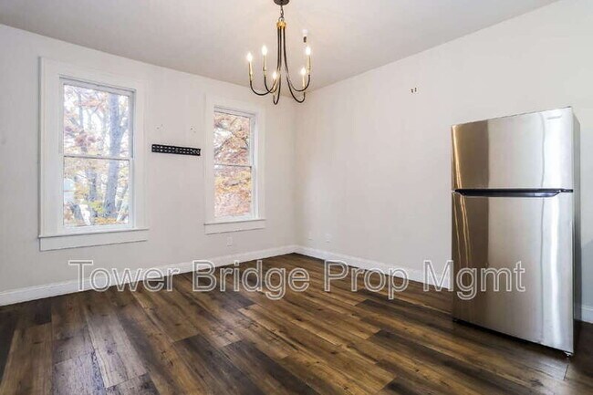 Building Photo - 1106 G St