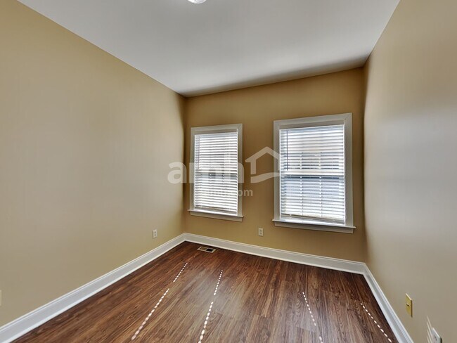 Building Photo - 636 Osborne Ln