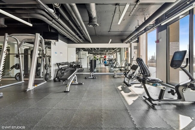 Building Photo - 2020 N Lincoln Park W