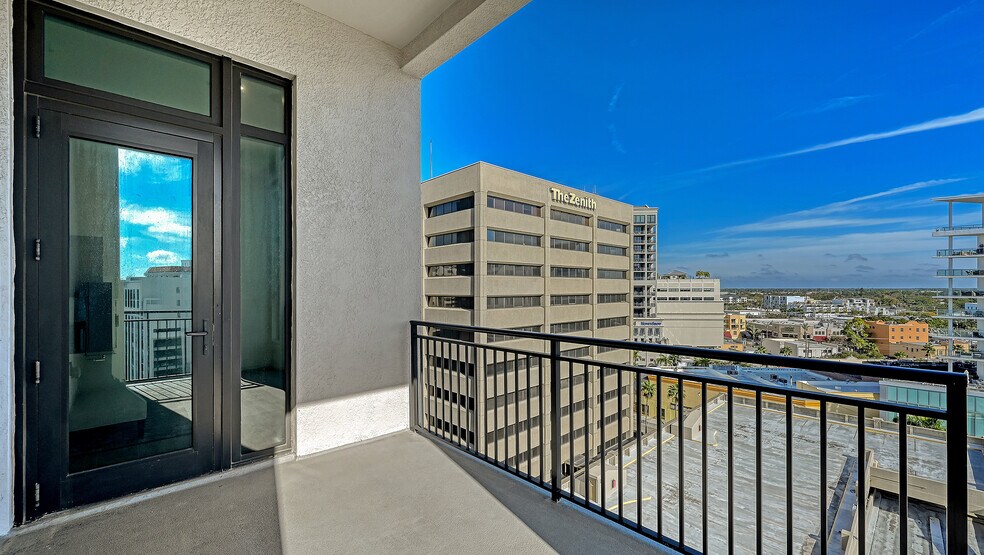 Balcony View - 33 S Palm Ave