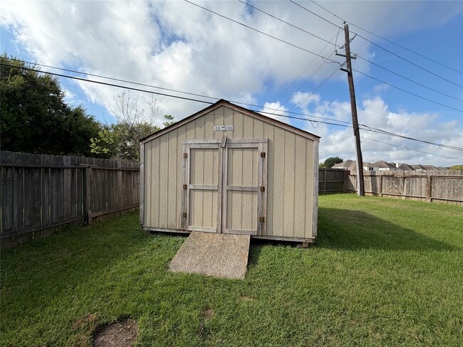 Building Photo - 3203 Silverside Dr