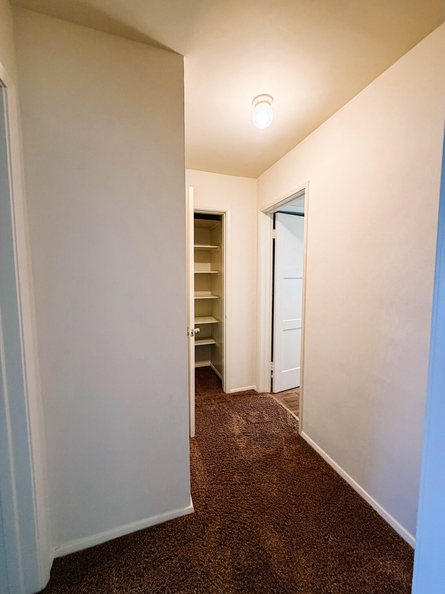 Building Photo - 226 N Marengo Ave