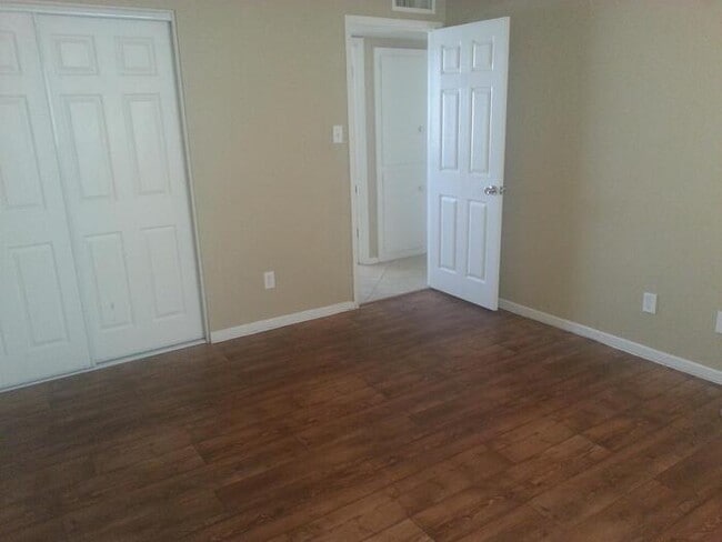 Building Photo - 7955 W Fairmount Ave