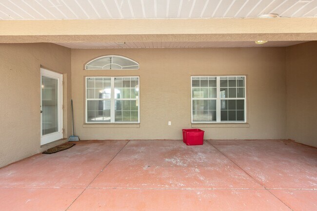 Building Photo - 7860 SW 204th Ave