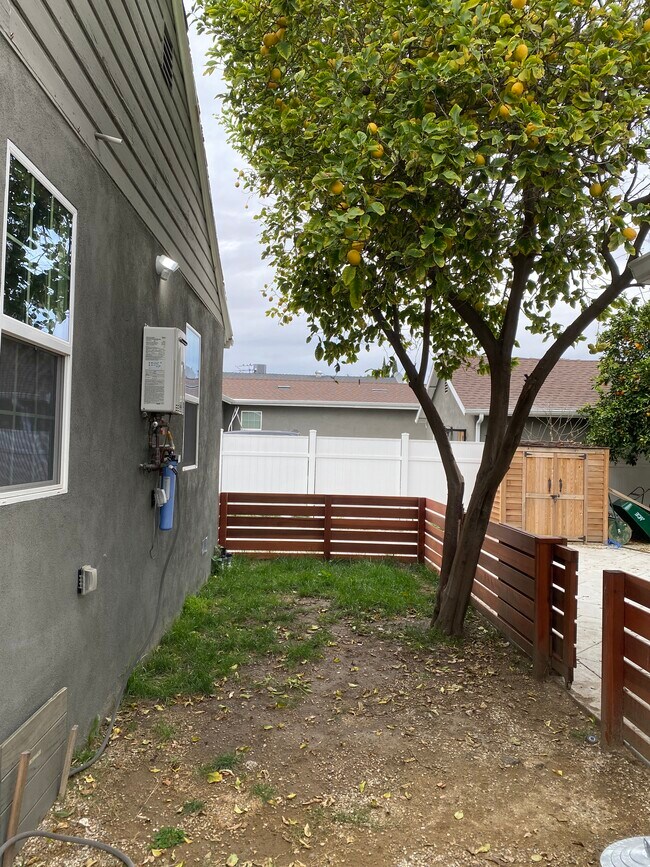 Enclosed back patio - 6712 Cedros Ave