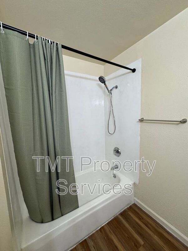 Building Photo - 7648 La Mancha Way