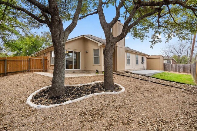 Building Photo - 3945 Eagles Nest St