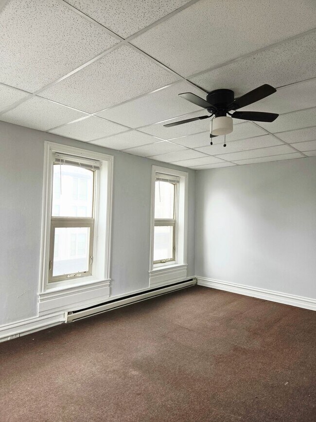 Building Photo - 962 Hamilton St