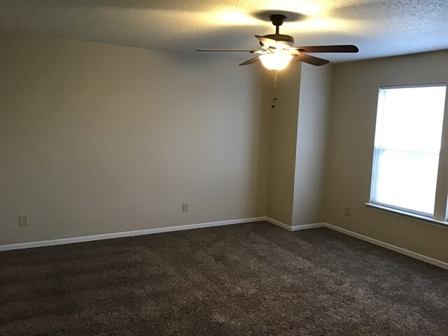 Building Photo - 5532 Floating Leaf Dr