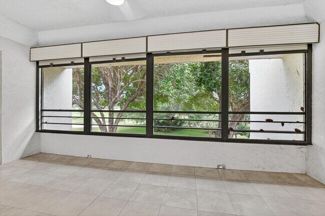 Building Photo - 7472 La Paz Blvd