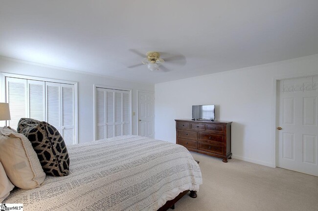 Building Photo - 104 Middle Brook Rd