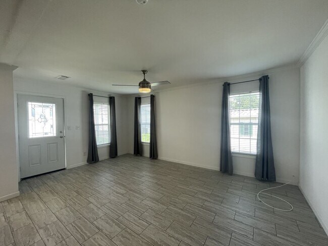 Building Photo - 13124 Lemon Ave