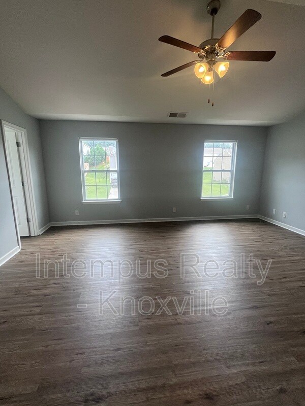 Building Photo - 5469 Calvert Ln