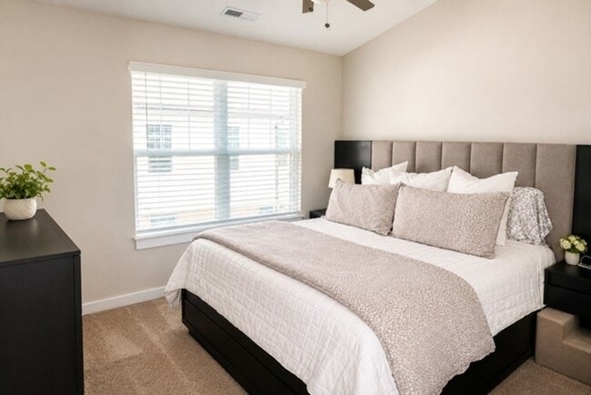 Building Photo - Welcome to Robinson Rowhouses, an exceptional community in the vibrant Old Hickory area!
