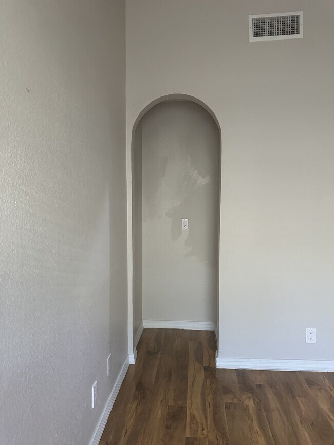 Building Photo - 5615 Burning Tree Dr