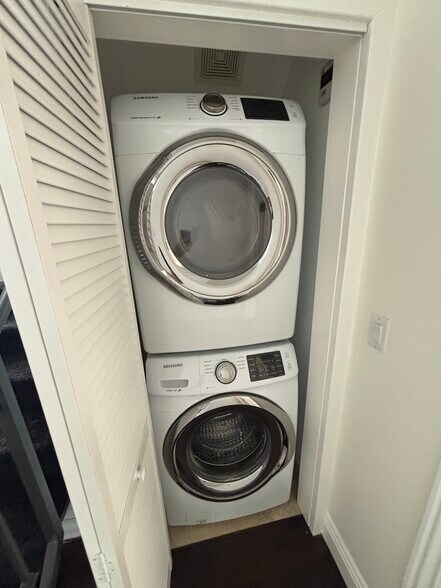 Laundry closet - 5960 Balcom Ave