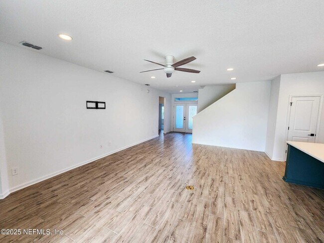 Building Photo - 577 Archstone Wy