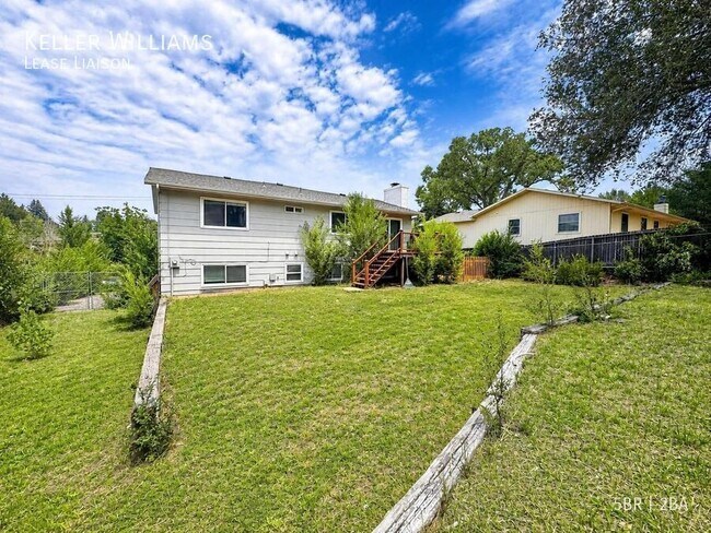 Building Photo - 1105 Mt View Ln