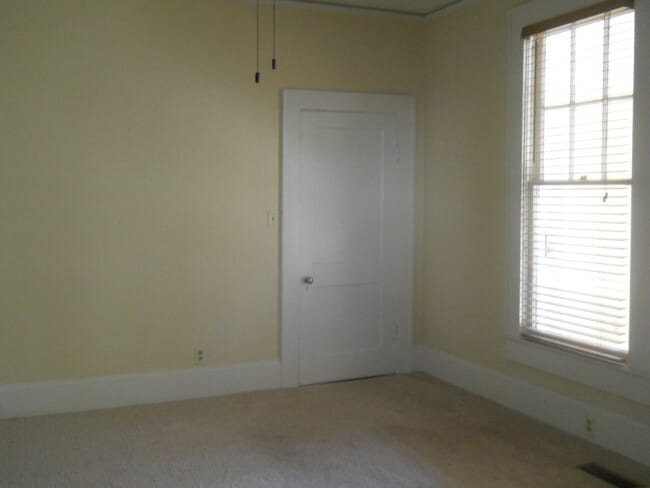 Building Photo - Great home near VSU!