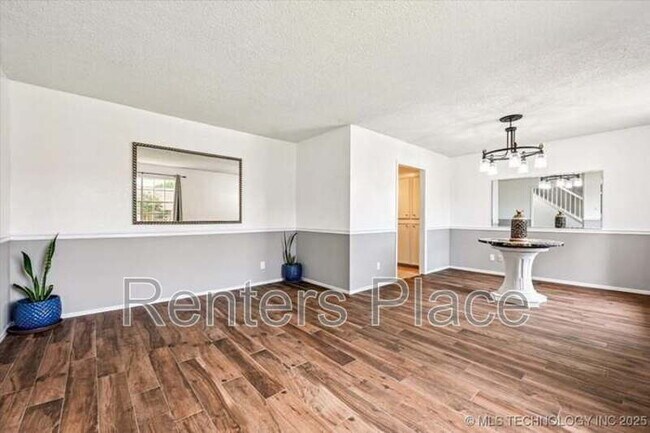 Building Photo - 6310 S 72nd E Pl