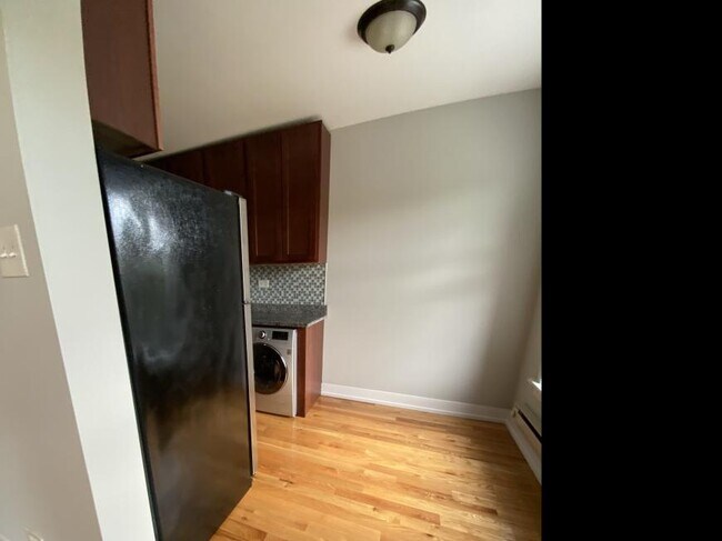 Building Photo - 0 bedroom in Chicago IL 60614