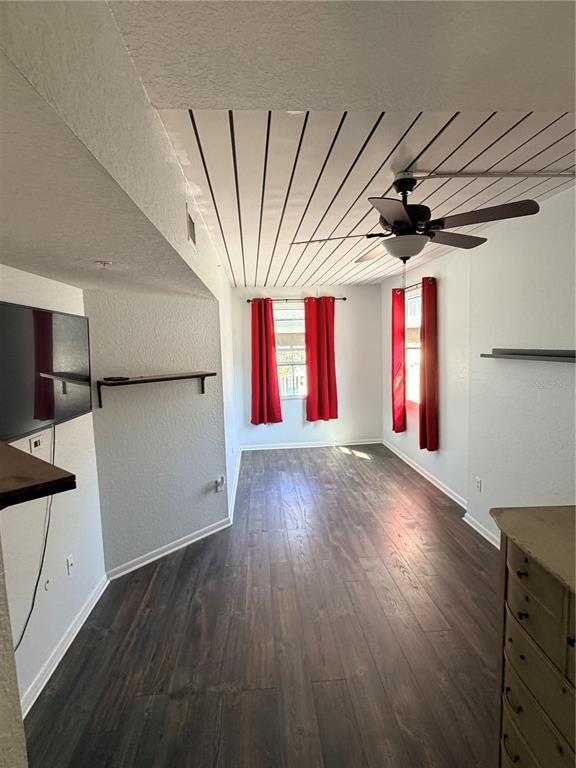 Building Photo - 2320 W Azeele St