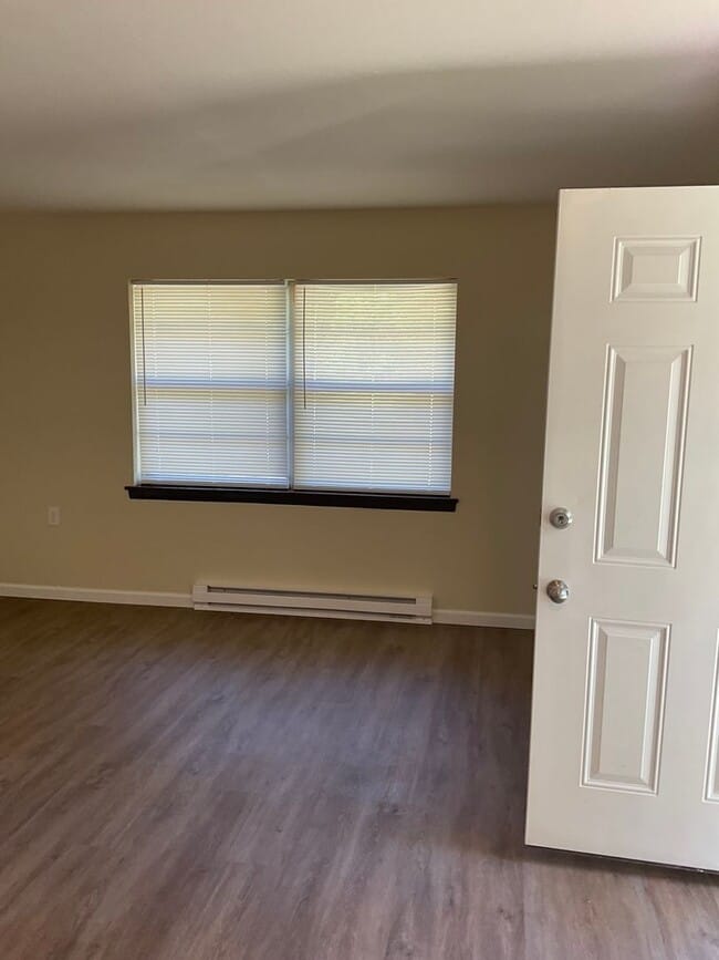 Building Photo - Deepwater Apartments