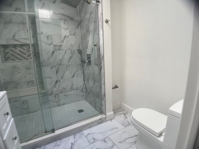 Building Photo - 6716 Cobbs Creek Pkwy