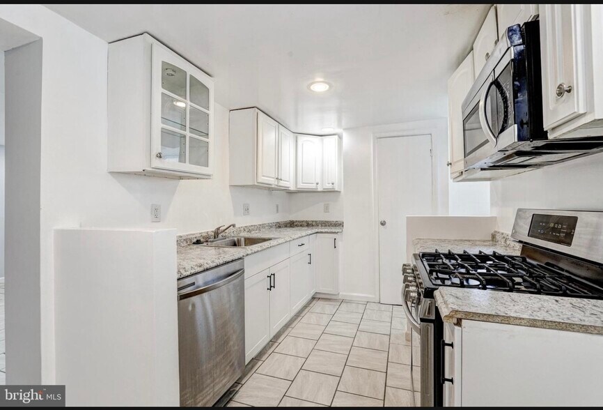 Building Photo - 4506 Furley Ave