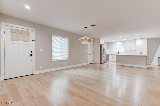Building Photo - 1404 Campbell Dr