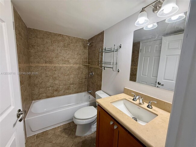 Building Photo - 770 Claughton Island Dr