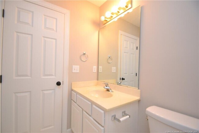 Building Photo - 1507 Poets Glade Dr