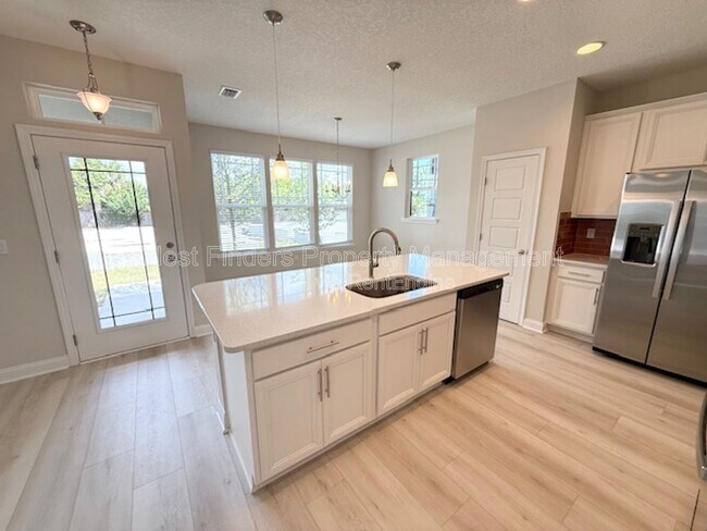 Building Photo - 2929 Fleur Ln