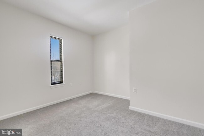 Building Photo - 7806 Hanover Pkwy