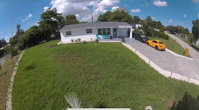Primary Photo - 2600 SW 7th St