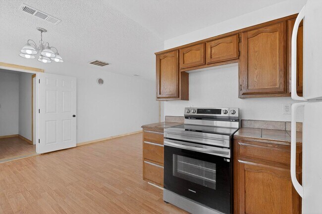 Building Photo - Rural South Valley 4 Bedroom  1.75 Bath 1256/sf