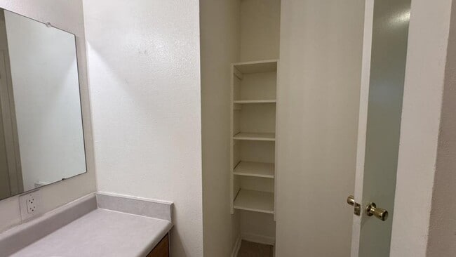 Building Photo - 131 Althea St