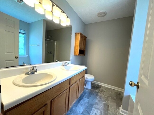 Building Photo - ~~ 4-Bedroom Beauty in Mebane ~~