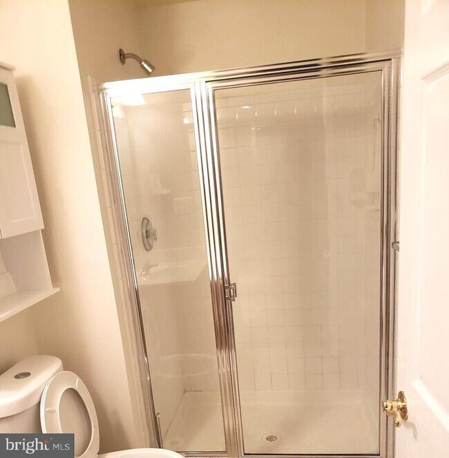 Building Photo - 2707 Hollywell Ct