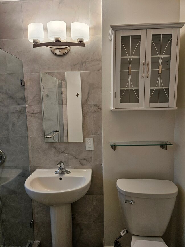 Building Photo - 1846 Scott Rd