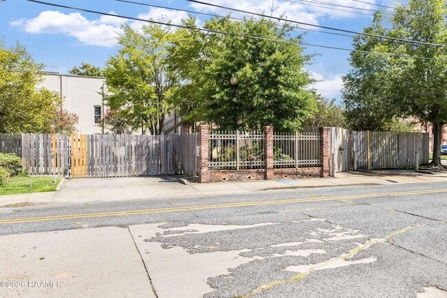 Building Photo - 500 Jefferson St