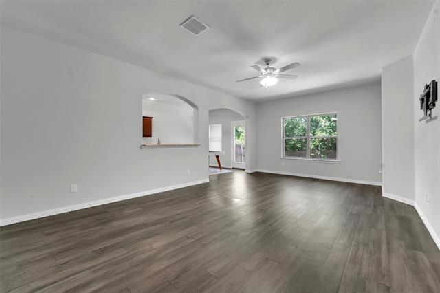 Building Photo - 5165 Glen Eden Dr
