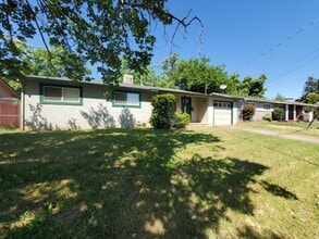 Building Photo - 3 Bedroom 2 Bath House Coming Available Soon!