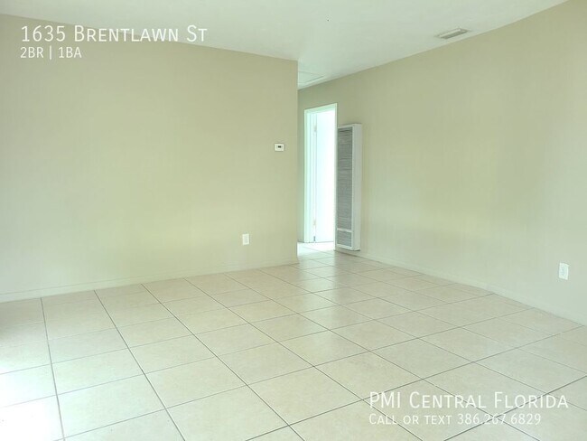 Building Photo - Deltona Bungalow