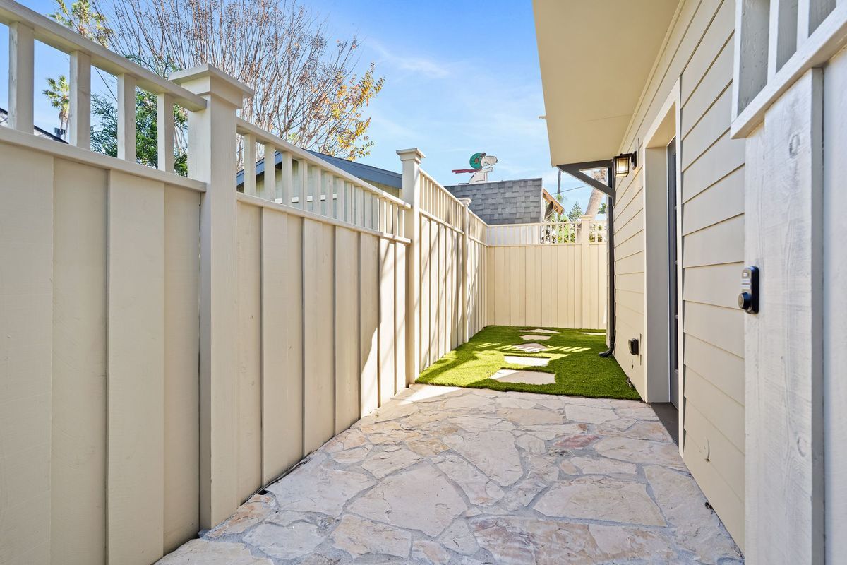 Building Photo - 4787 Panorama Dr