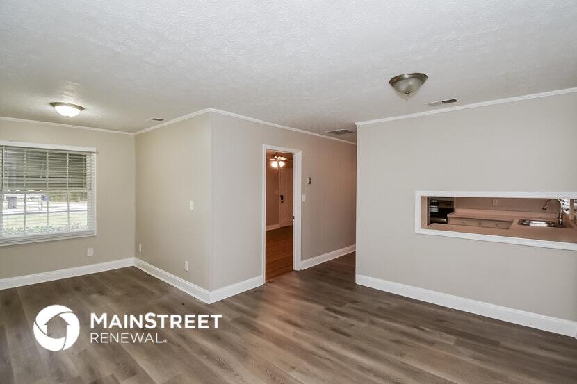 Building Photo - 8467 Fairview Dr