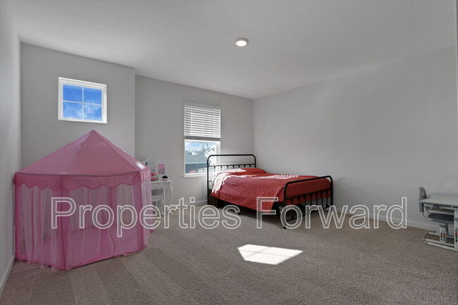 Building Photo - 11 Walnut St