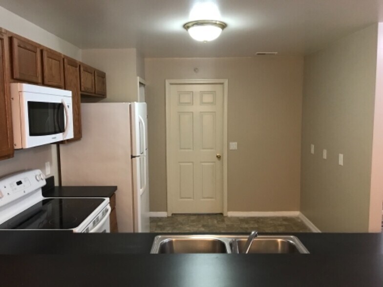 Building Photo - 26905 Carrington Pl